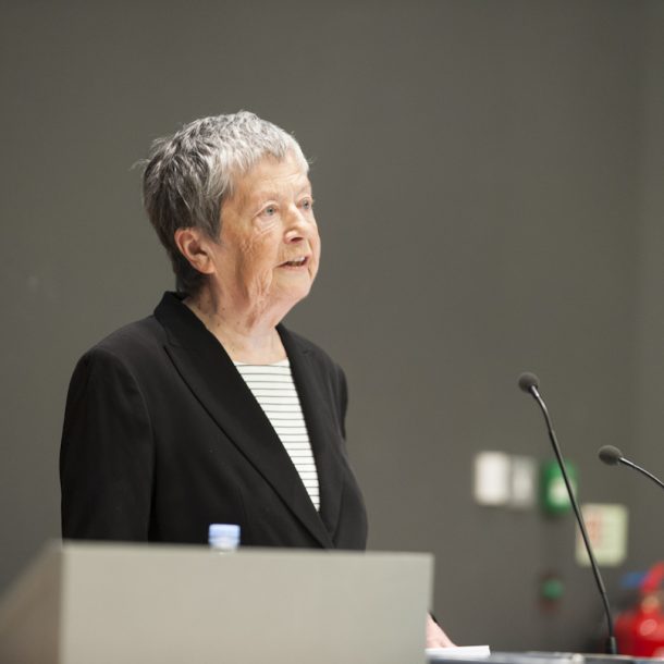 Bahasa: Catatan Pemikiran Luce Irigaray