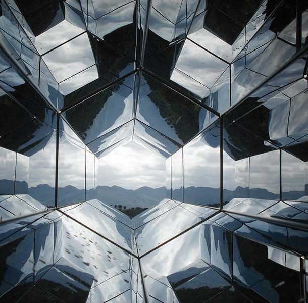 Ruang-Ruang Lain: Utopia dan Heterotopia