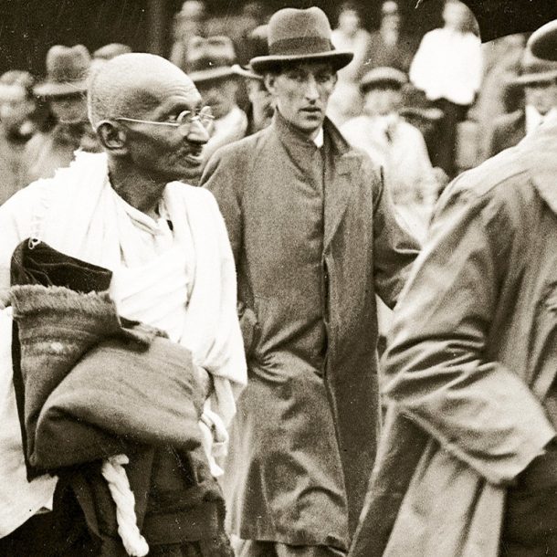 Gandhi dan Pengendalian Diri